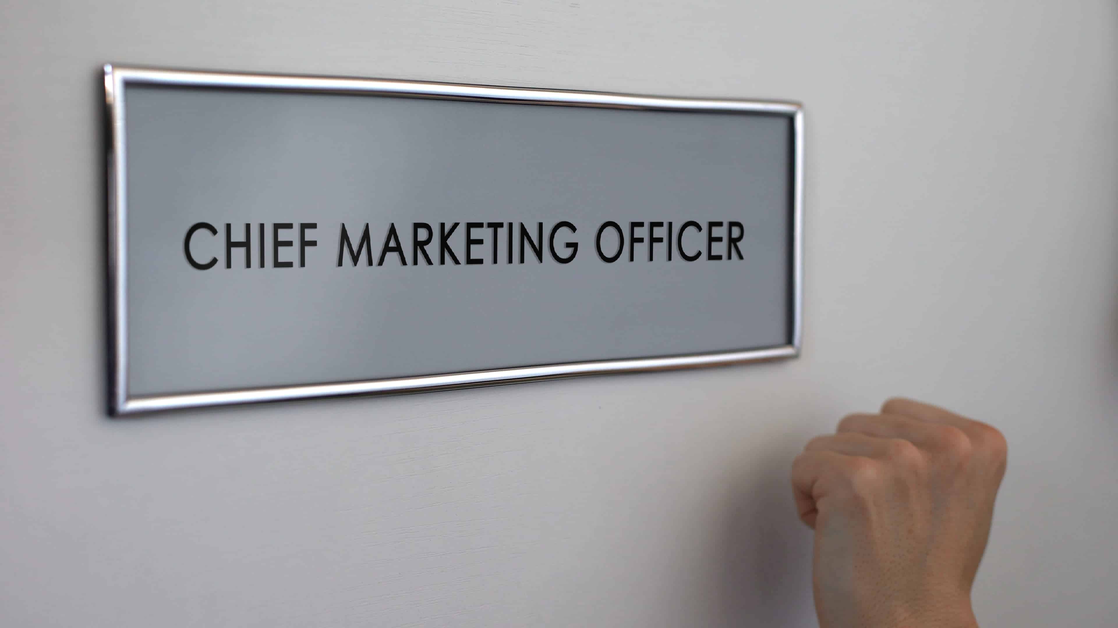 top-3-reasons-why-you-shouldn-t-hire-a-full-time-chief-marketing